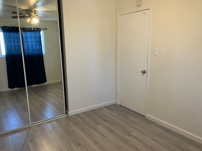 Photo - 5405 Morrow Dr Apartment