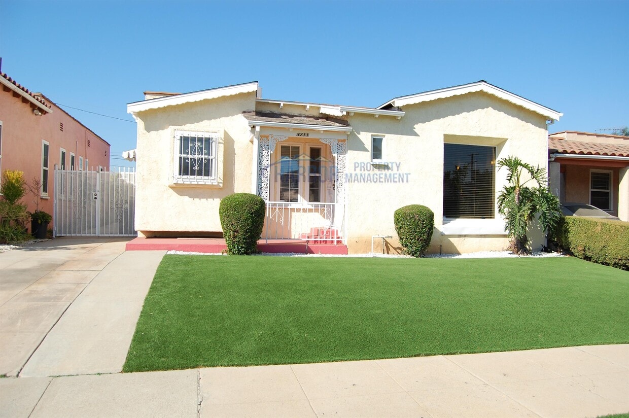 Primary Photo - 8711 Haas Ave