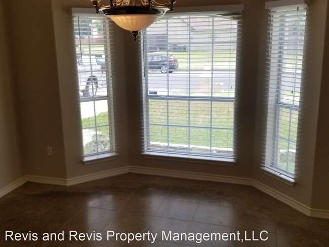 Building Photo - 3 br, 3 bath House - 215 TURTLE CREEK DR