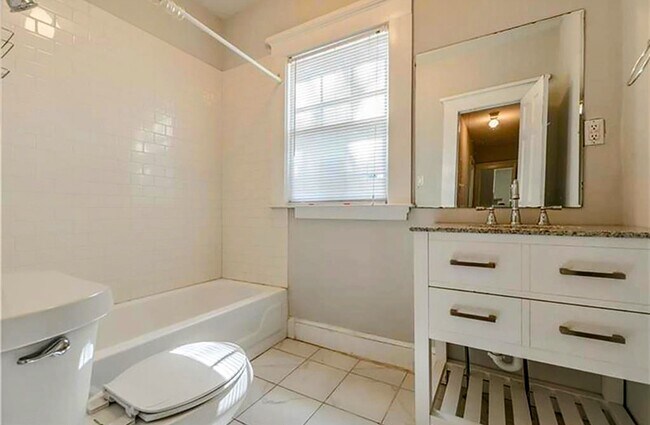 Foto del edificio - 1191 Mansfield Ave NE