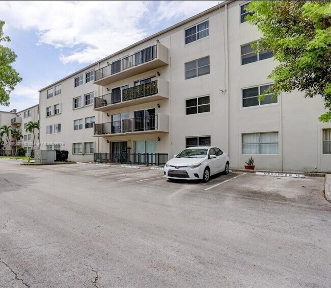 Foto del edificio - 5501 NW 7th St