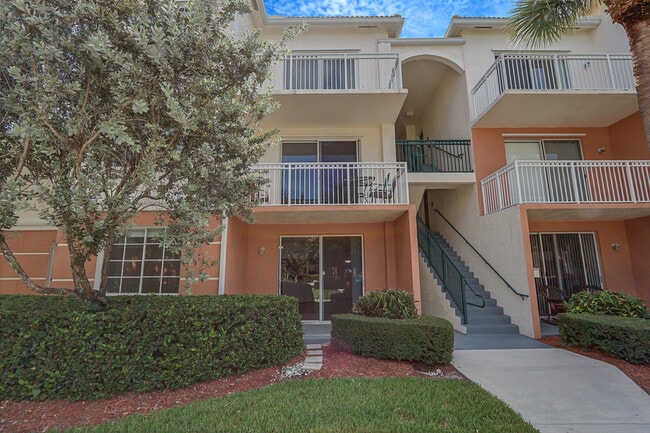Building Photo - 3110 Myrtlewood Cir E
