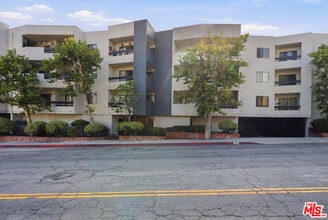 Building Photo - 1037 N Vista St