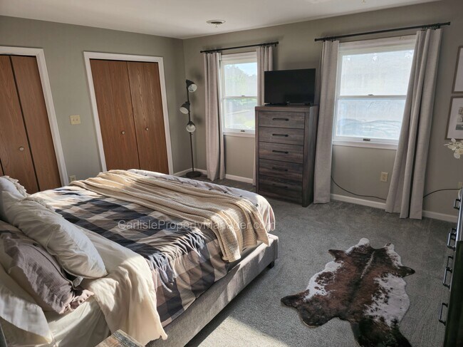 Foto del edificio - 57 W Cabin Hollow Rd