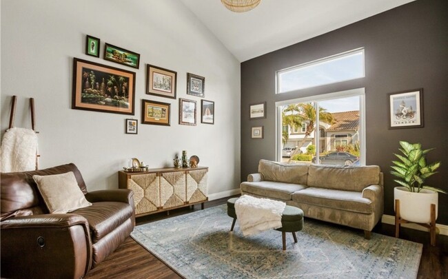 Building Photo - 26581 Domingo Dr