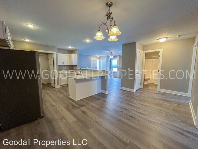 Foto del edificio - 3 br, 3 bath House - 2675 Tracy Ave