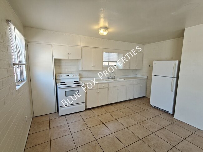 Foto del edificio - 1224 N Camilla Blvd