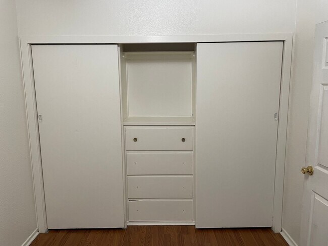 Foto del edificio - 616 S Washington St