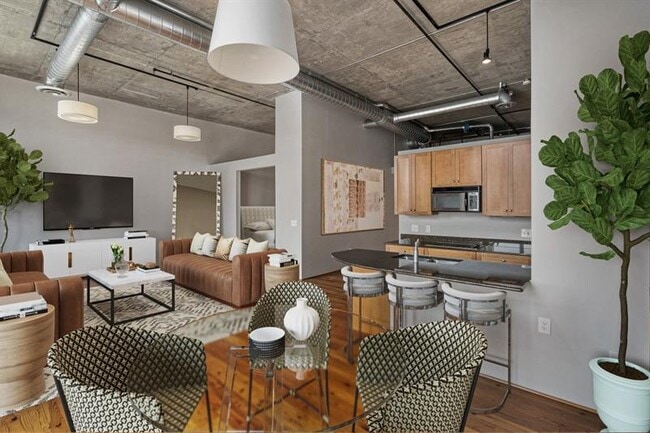 Building Photo - 6105 Blue Stone Rd