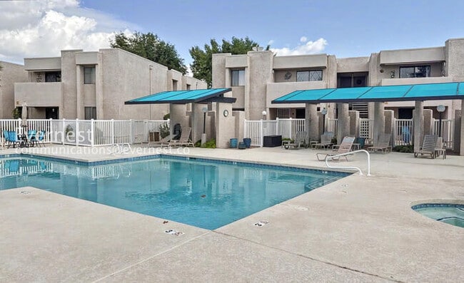 Building Photo - 1920 W Lindner Ave