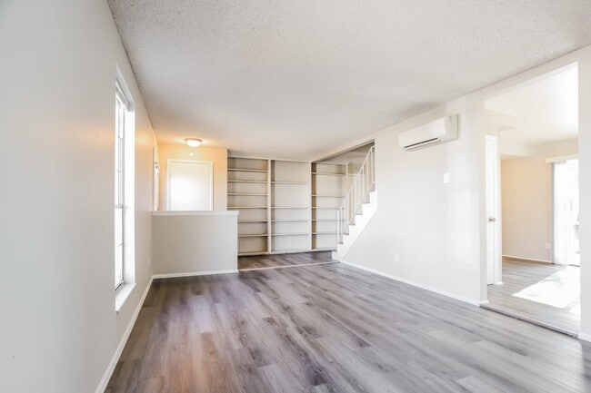 Building Photo - 16582 E Kansas Drive