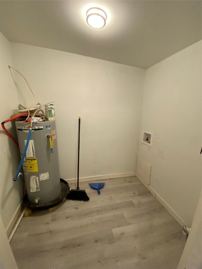 Foto del edificio - 127 Seacrest Park Rd