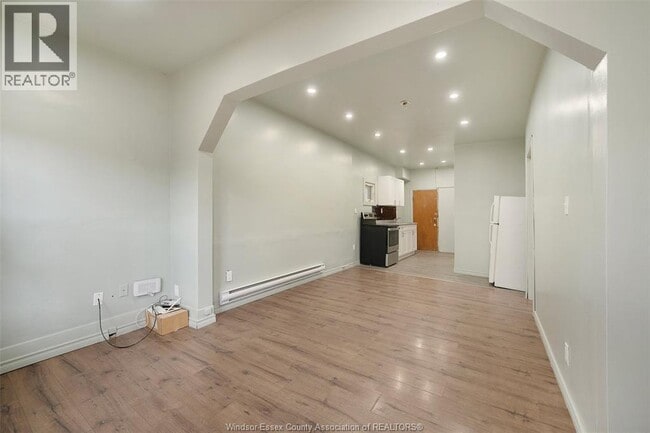 Photo du bâtiment - 987 Lincoln Rd