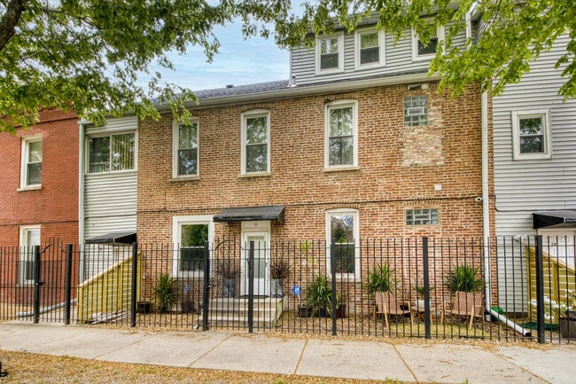 Building Photo - 2734 W 18th St