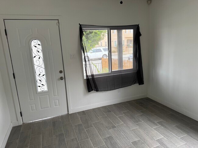 Building Photo - 6208 Converse Ave
