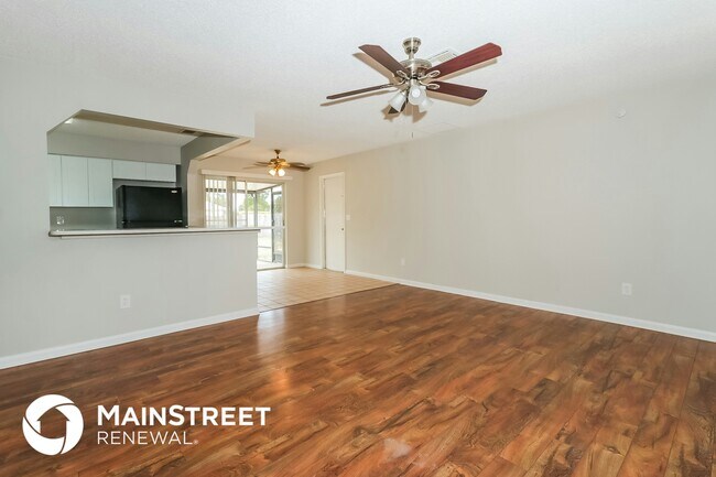 Foto del edificio - 325 NE Glentry Ave