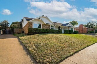 Building Photo - 421 Augustine Dr