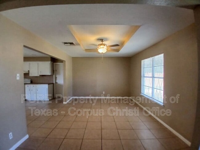 Building Photo - 10609 Kingwood Dr