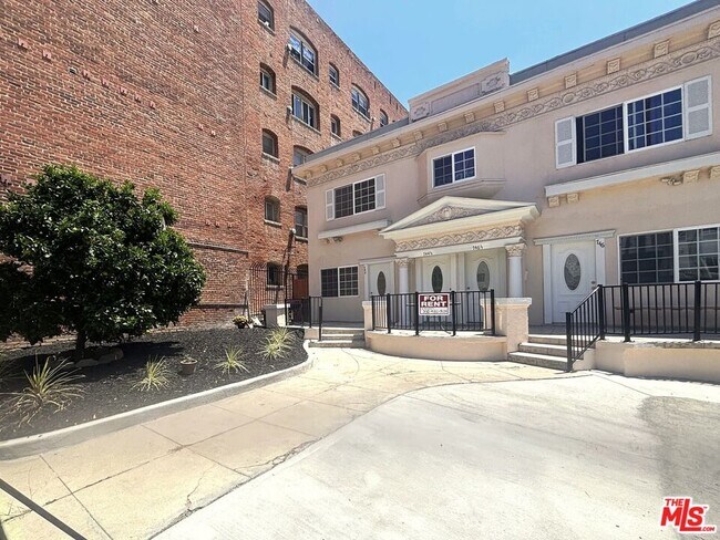 Foto del edificio - 744 S New Hampshire Ave