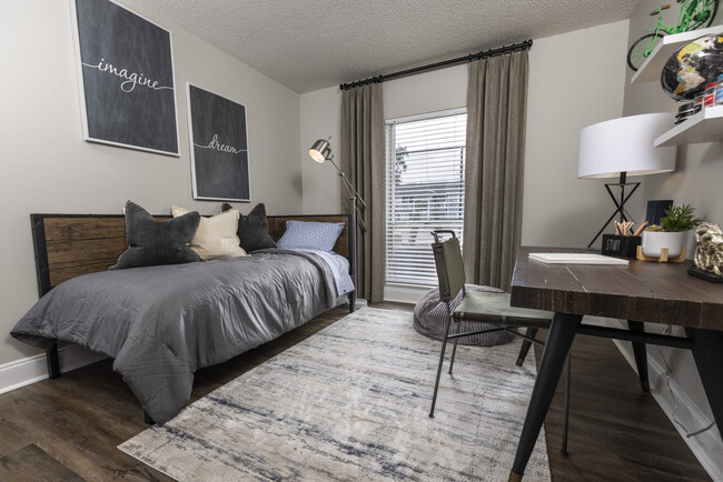 Building Photo - Dwell at Greenridge Apartments