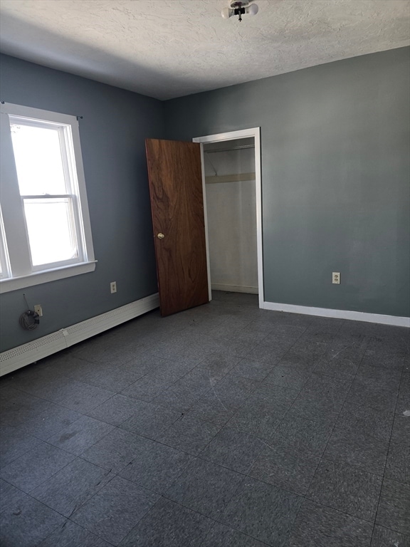 Building Photo - 555 Main St