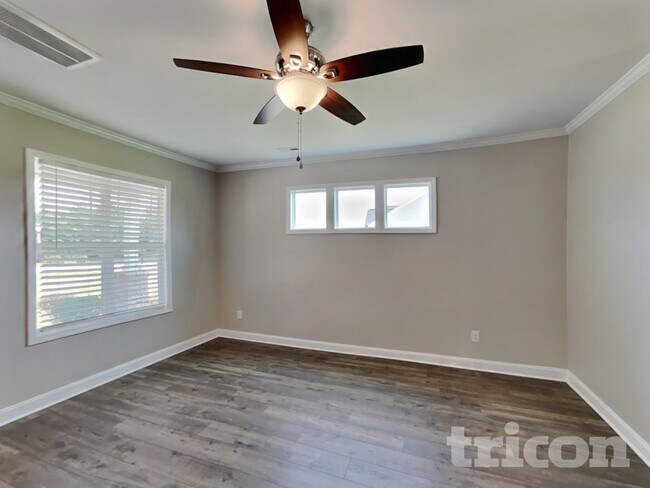 Foto del edificio - 100 E Goodwin Chase Ln