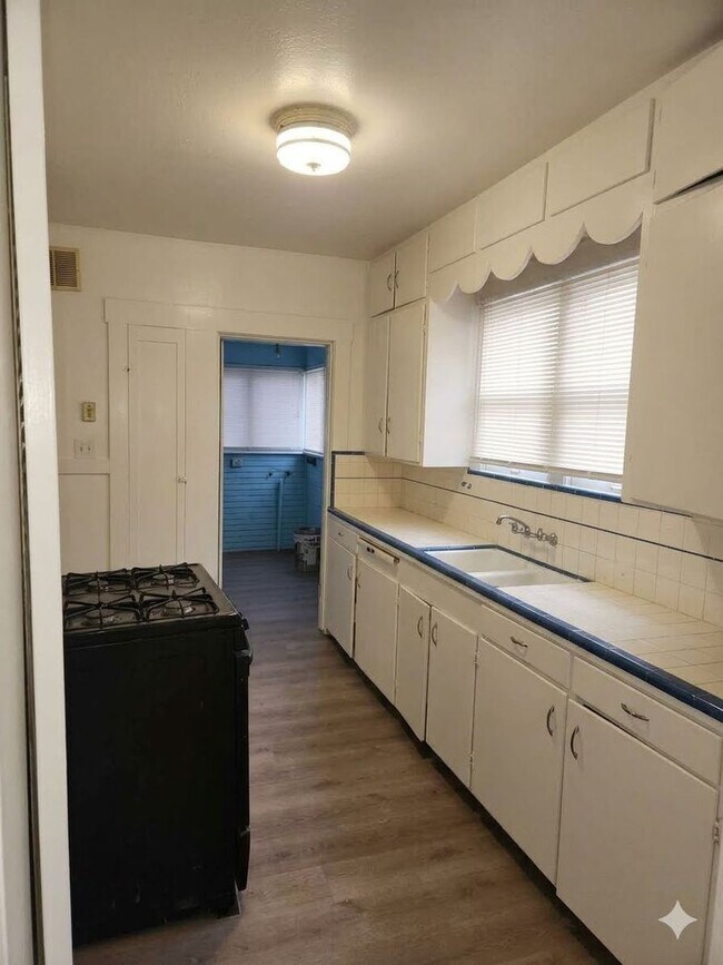 Foto del edificio - Charming 2 Bedroom 1 bathroom Downtown Modesto Home
