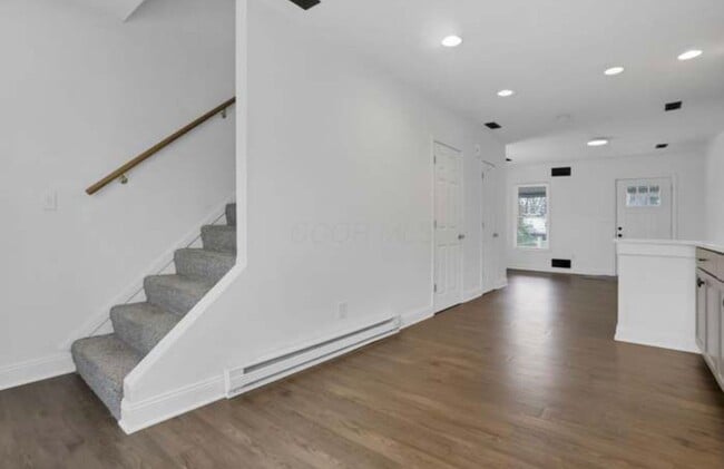 Building Photo - 39 W Ramlow Alley