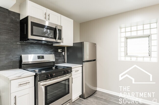 Building Photo - 2853 W Dickens Ave