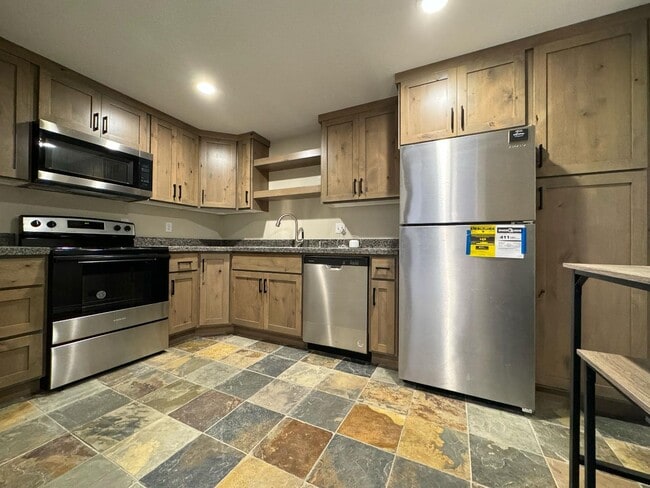 Building Photo - 275 N 600 E