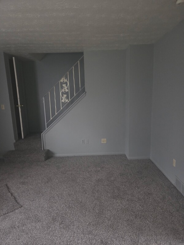 Foto del edificio - 417 Mathews Rd