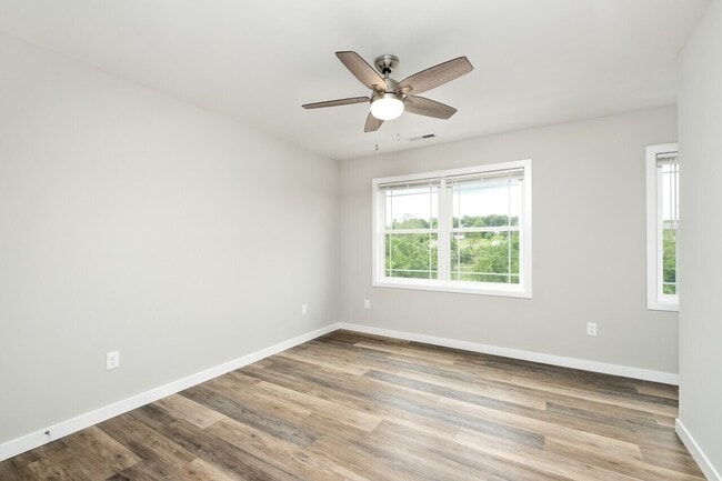 Building Photo - Staunton Apartments 301-314