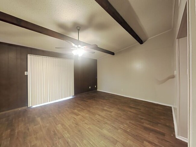 Building Photo - 1ST MONTH FREE WITH 18 MONTH LEASE