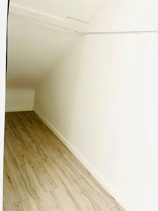 Foto del edificio - Beautiful 1 Bed 1 Bath Available