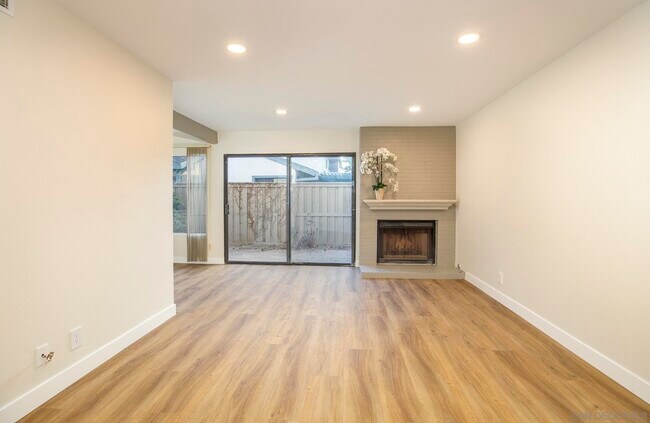 Foto del edificio - 3331 Caminito Gandara