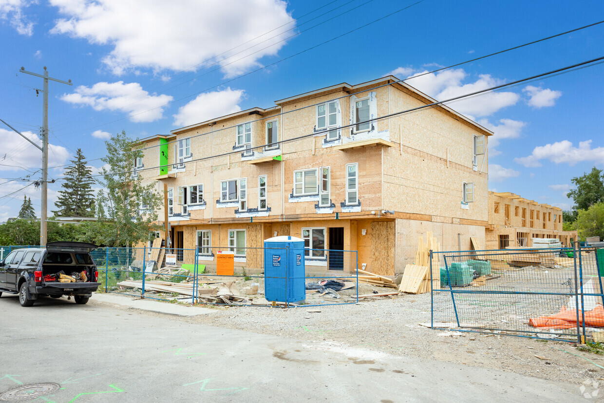 Primary Photo - Bow 34 Townhomes