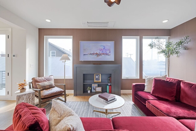 Building Photo - 1117 3rd Ave S