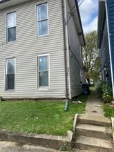 Building Photo - 251 1/2-251-252 N 5th St