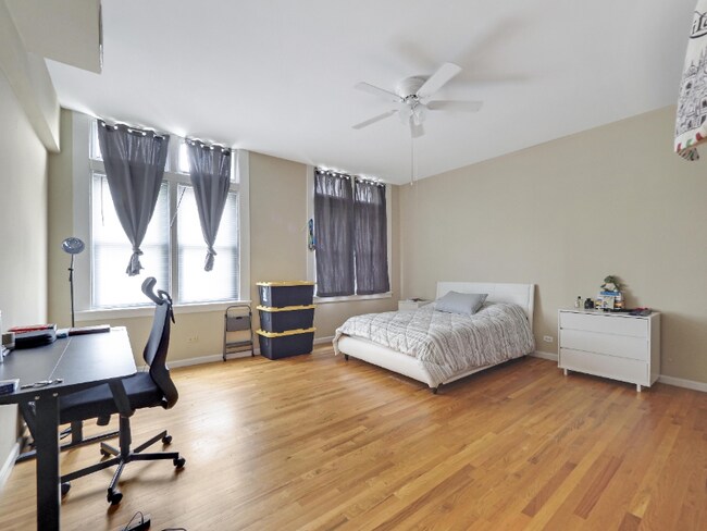Foto del edificio - 4942 N Sheridan Rd