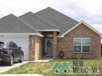 Building Photo - 2101 Northglen Dr