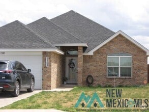 Building Photo - 2101 Northglen Dr