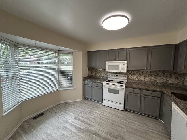 Building Photo - 14820 Ashford Ct