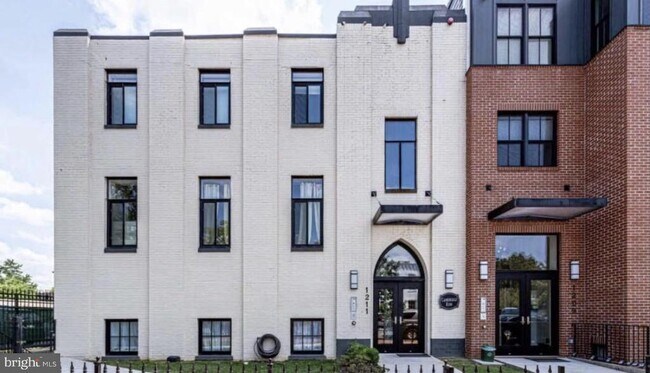 Foto del edificio - 1211 G St SE