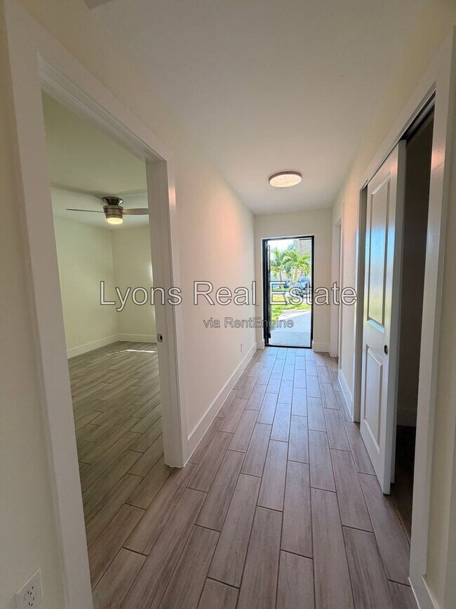 Foto del edificio - 546 SE 5th Pl