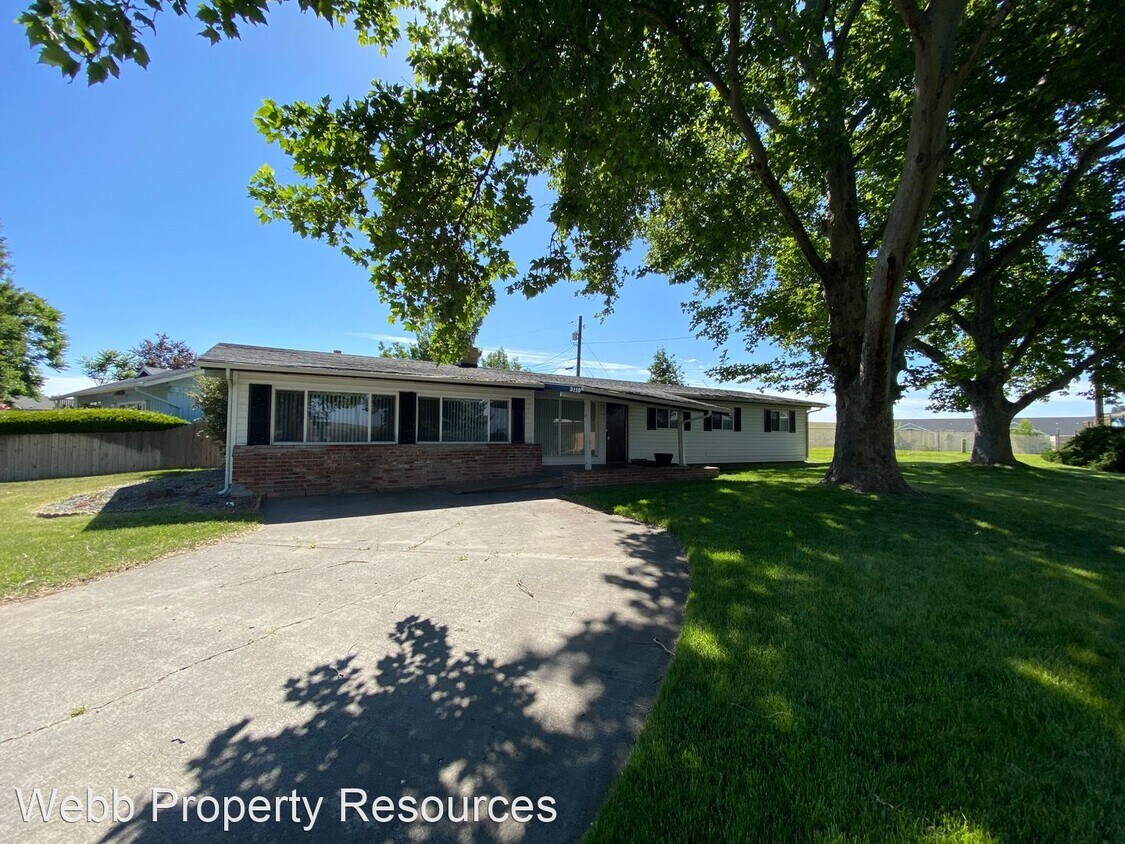 Primary Photo - 4 br, 2 bath House - 3110 SW Nye Ave.