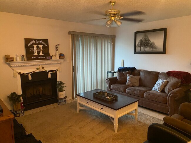 Sala de estar - 3723 South Lake Orlando Pky