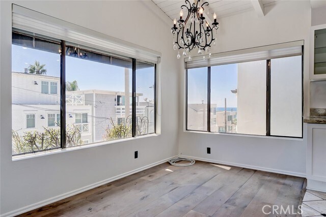 Building Photo - 129 1st St