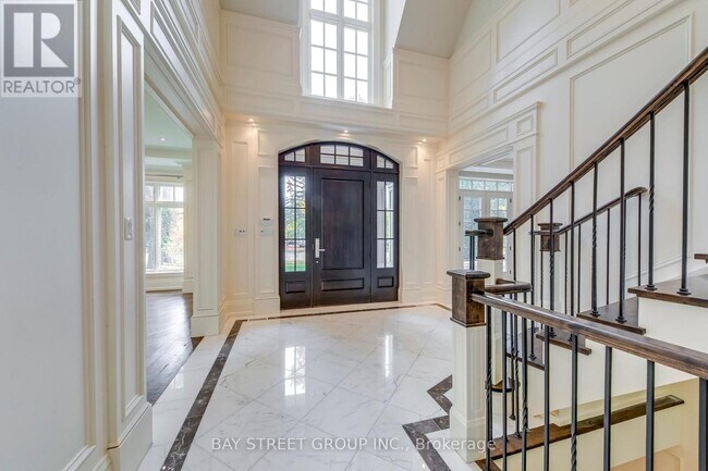 Photo du bâtiment - 1031 Lakeshore Rd W