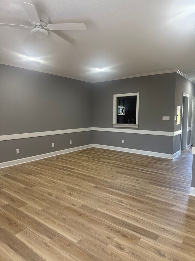 Foto del edificio - 3811 Chase Rd NW