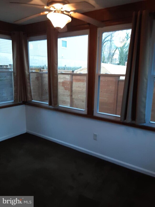 Foto del edificio - 2807 Branch Ave SE